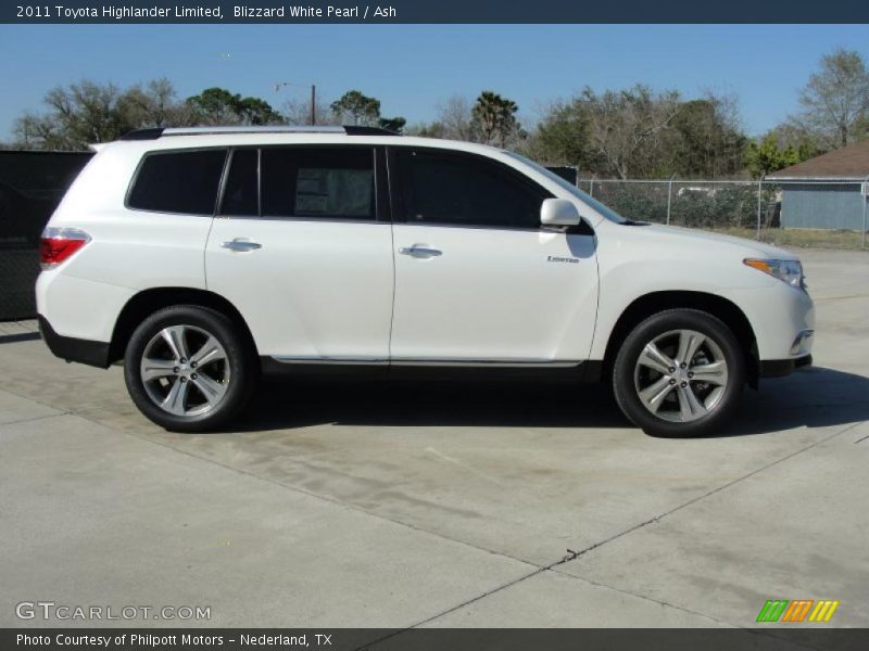Blizzard White Pearl / Ash 2011 Toyota Highlander Limited