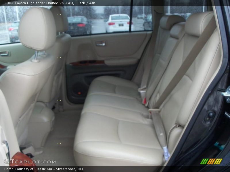 Black / Ash 2004 Toyota Highlander Limited V6 4WD