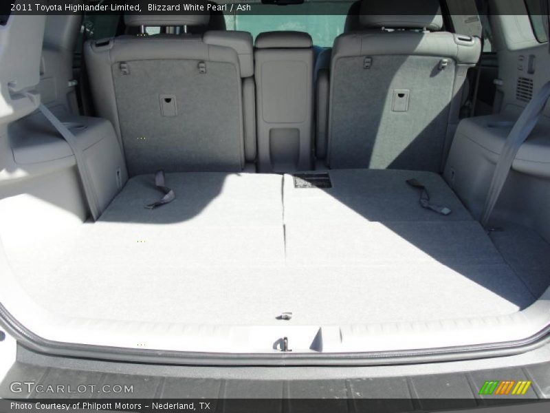 Blizzard White Pearl / Ash 2011 Toyota Highlander Limited