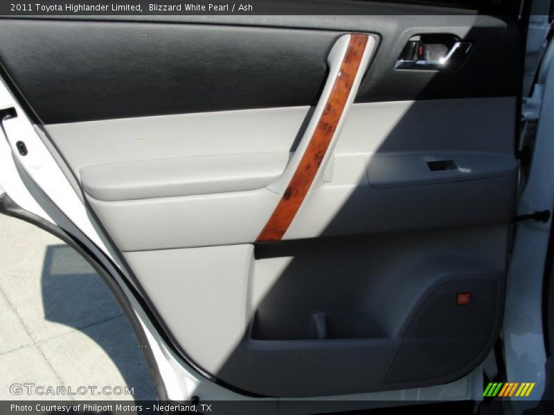 Blizzard White Pearl / Ash 2011 Toyota Highlander Limited