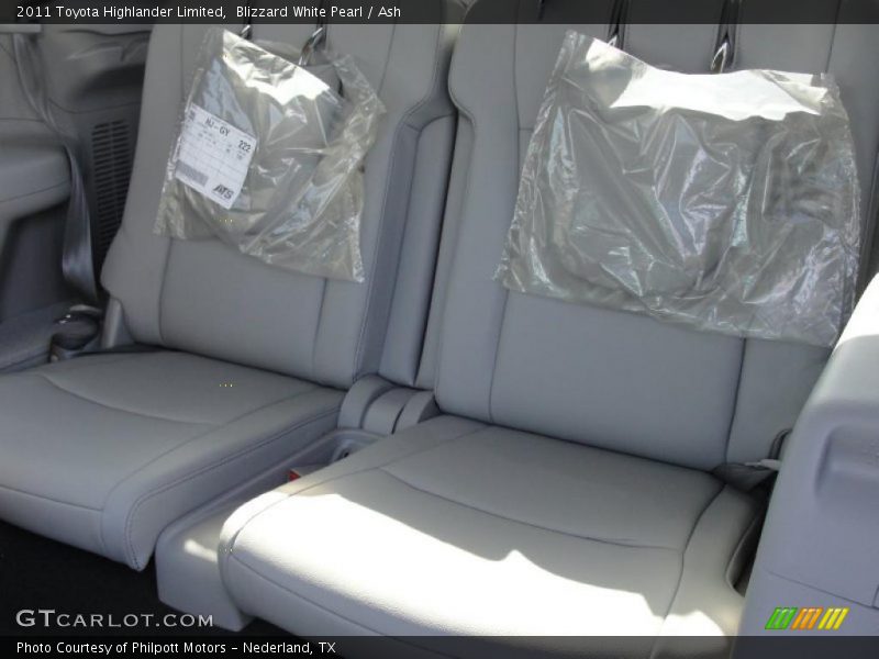 Blizzard White Pearl / Ash 2011 Toyota Highlander Limited
