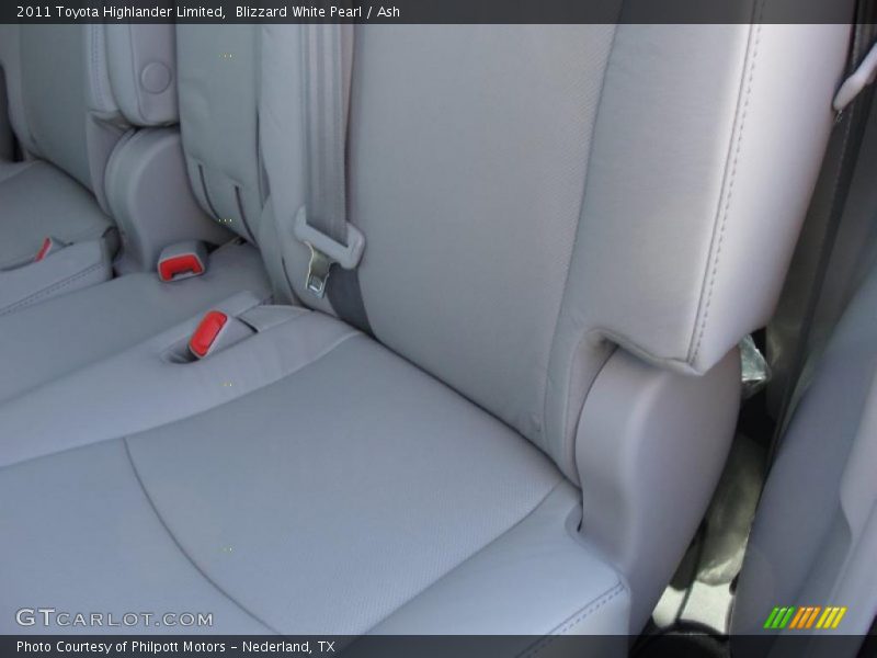 Blizzard White Pearl / Ash 2011 Toyota Highlander Limited