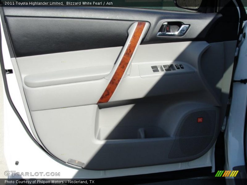 Blizzard White Pearl / Ash 2011 Toyota Highlander Limited