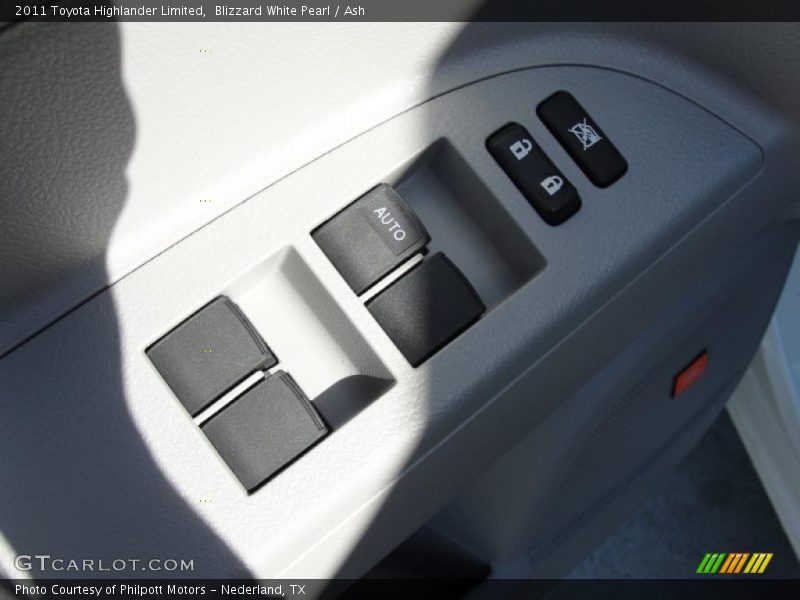 Blizzard White Pearl / Ash 2011 Toyota Highlander Limited