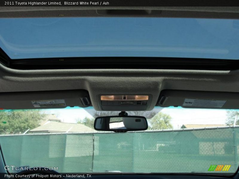 Blizzard White Pearl / Ash 2011 Toyota Highlander Limited