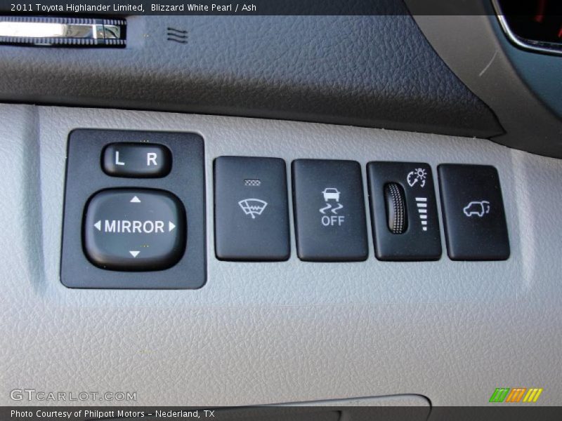 Blizzard White Pearl / Ash 2011 Toyota Highlander Limited