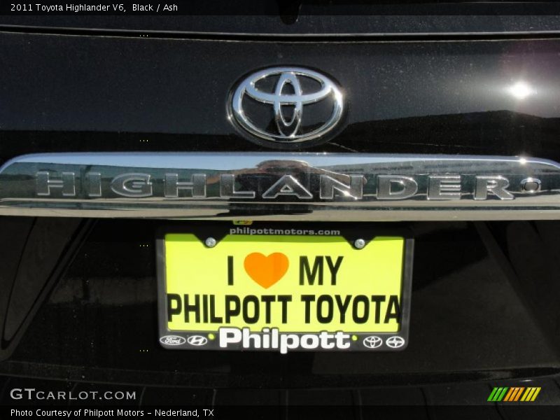 Black / Ash 2011 Toyota Highlander V6