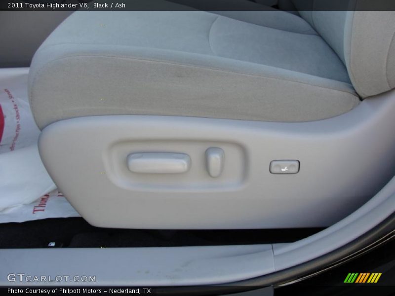 Black / Ash 2011 Toyota Highlander V6