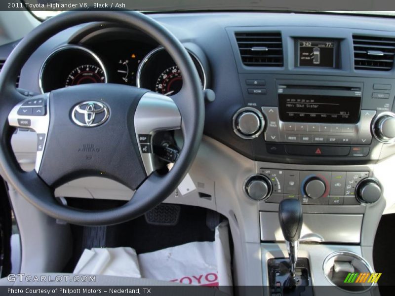 Black / Ash 2011 Toyota Highlander V6