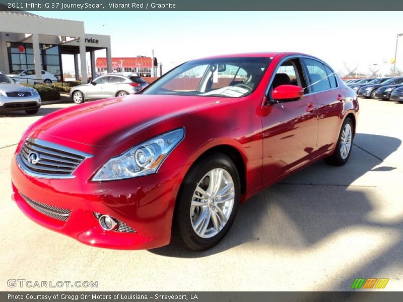 Front 3/4 View of 2011 G 37 Journey Sedan