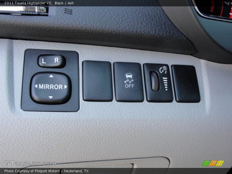 Black / Ash 2011 Toyota Highlander V6
