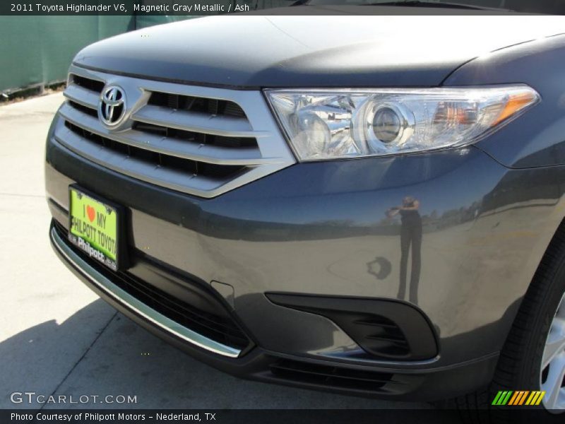 Magnetic Gray Metallic / Ash 2011 Toyota Highlander V6