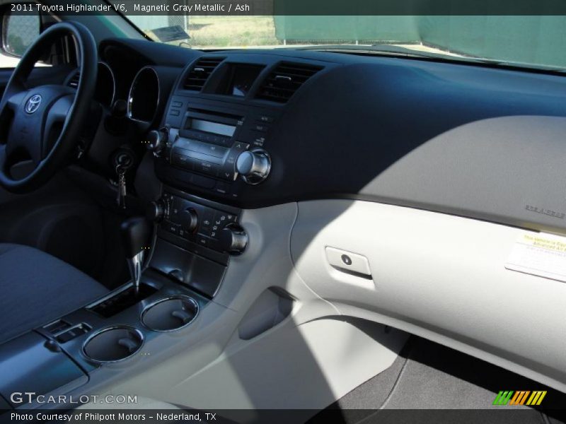 Magnetic Gray Metallic / Ash 2011 Toyota Highlander V6