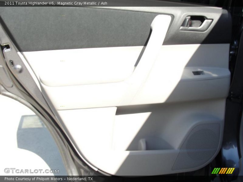 Magnetic Gray Metallic / Ash 2011 Toyota Highlander V6