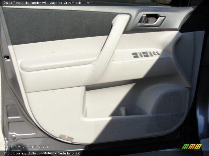 Magnetic Gray Metallic / Ash 2011 Toyota Highlander V6
