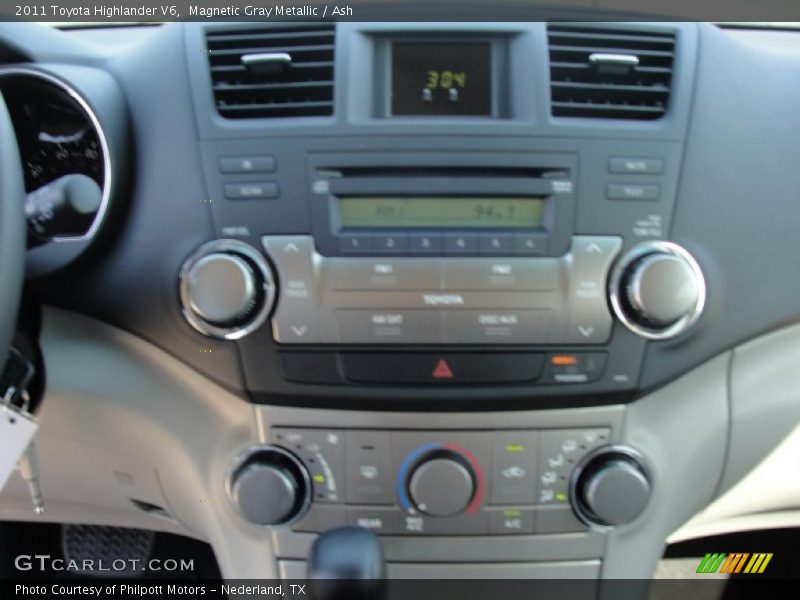 Magnetic Gray Metallic / Ash 2011 Toyota Highlander V6