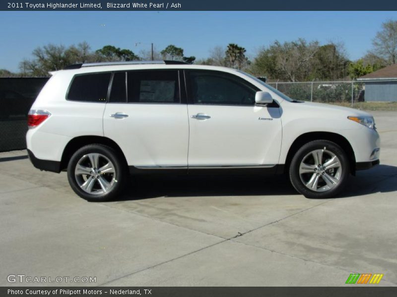 Blizzard White Pearl / Ash 2011 Toyota Highlander Limited