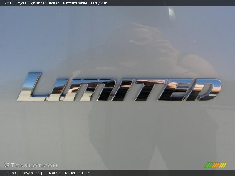 Blizzard White Pearl / Ash 2011 Toyota Highlander Limited