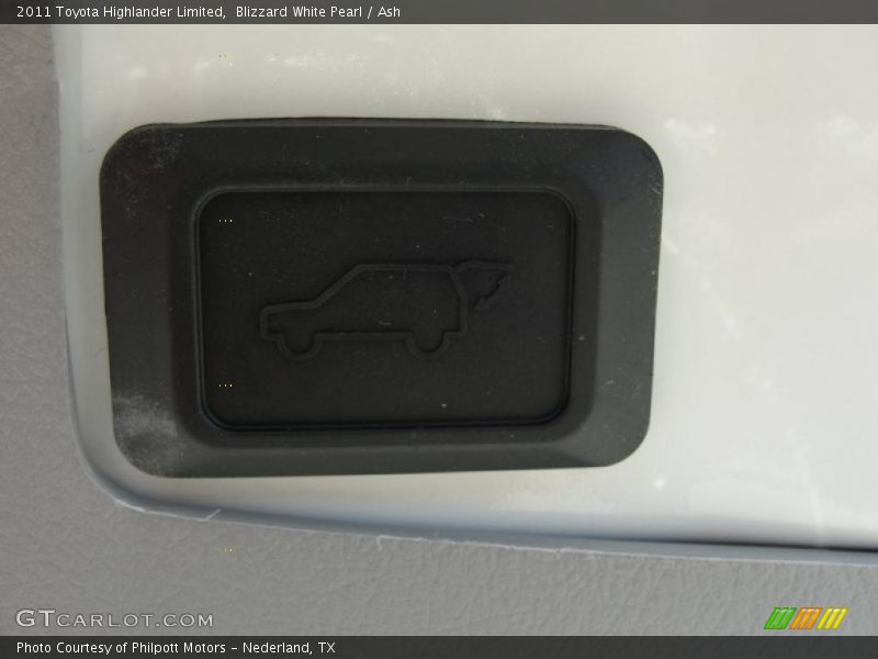 Blizzard White Pearl / Ash 2011 Toyota Highlander Limited