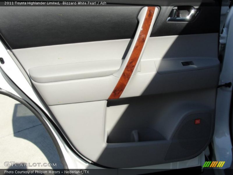Blizzard White Pearl / Ash 2011 Toyota Highlander Limited