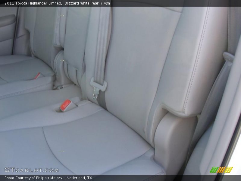 Blizzard White Pearl / Ash 2011 Toyota Highlander Limited