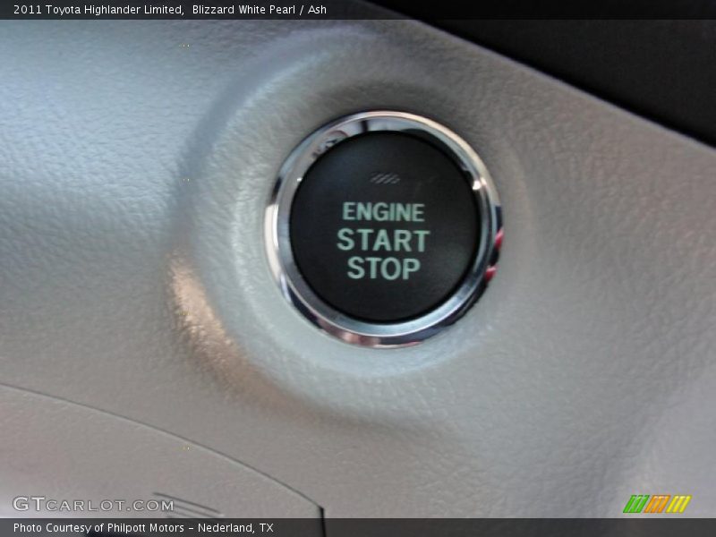 Blizzard White Pearl / Ash 2011 Toyota Highlander Limited