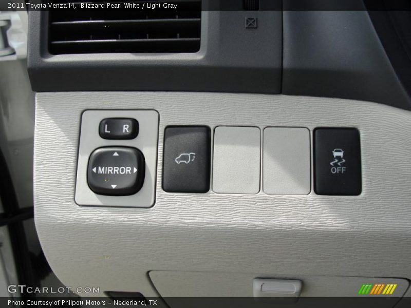 Blizzard Pearl White / Light Gray 2011 Toyota Venza I4