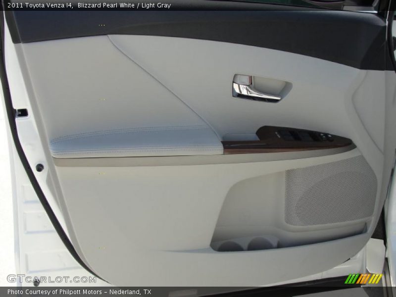 Blizzard Pearl White / Light Gray 2011 Toyota Venza I4