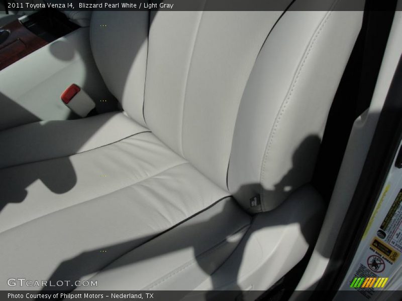 Blizzard Pearl White / Light Gray 2011 Toyota Venza I4