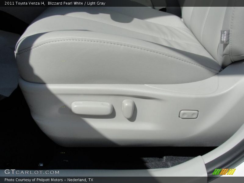 Blizzard Pearl White / Light Gray 2011 Toyota Venza I4