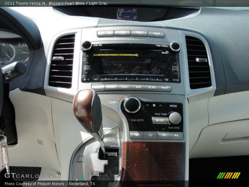 Blizzard Pearl White / Light Gray 2011 Toyota Venza I4