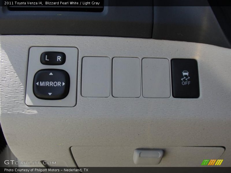 Blizzard Pearl White / Light Gray 2011 Toyota Venza I4