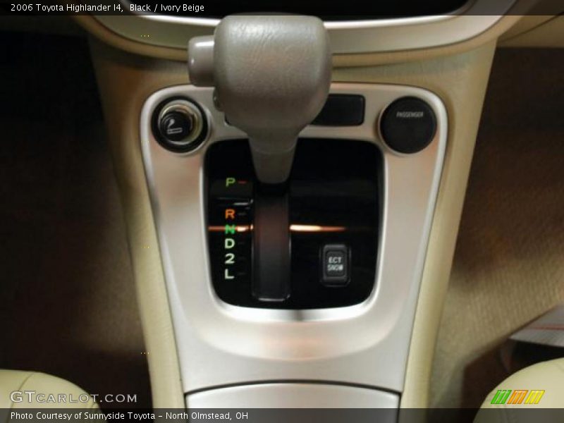 Black / Ivory Beige 2006 Toyota Highlander I4