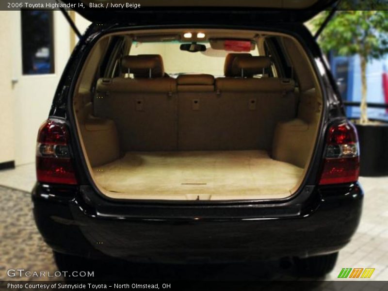Black / Ivory Beige 2006 Toyota Highlander I4