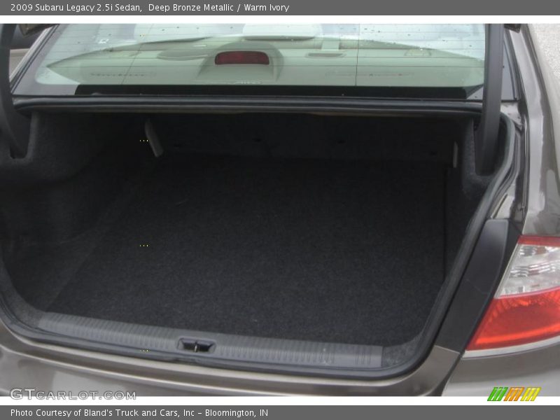 Deep Bronze Metallic / Warm Ivory 2009 Subaru Legacy 2.5i Sedan