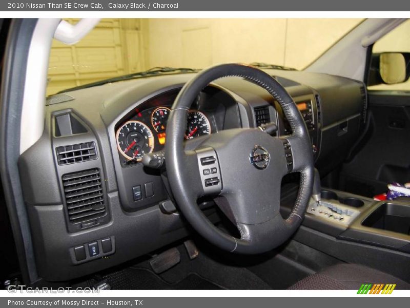 Galaxy Black / Charcoal 2010 Nissan Titan SE Crew Cab