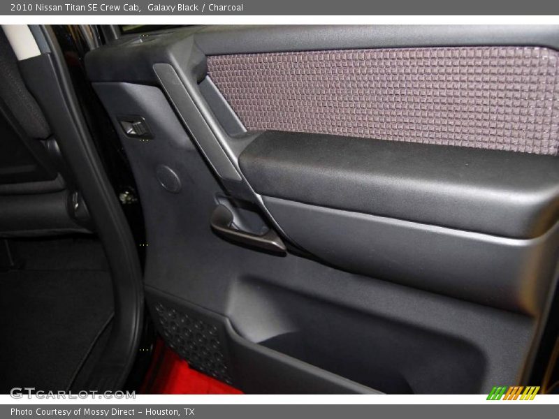 Galaxy Black / Charcoal 2010 Nissan Titan SE Crew Cab