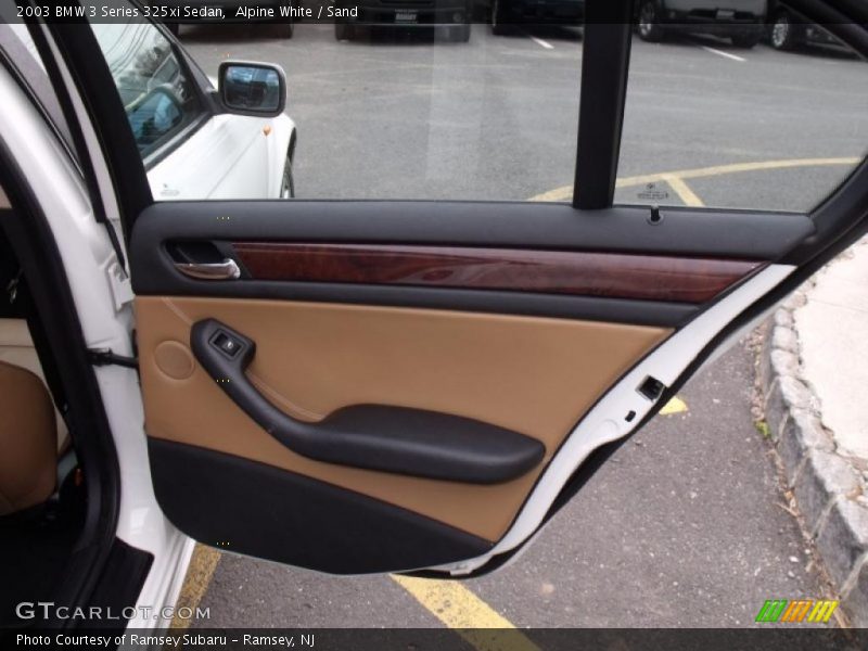 Alpine White / Sand 2003 BMW 3 Series 325xi Sedan
