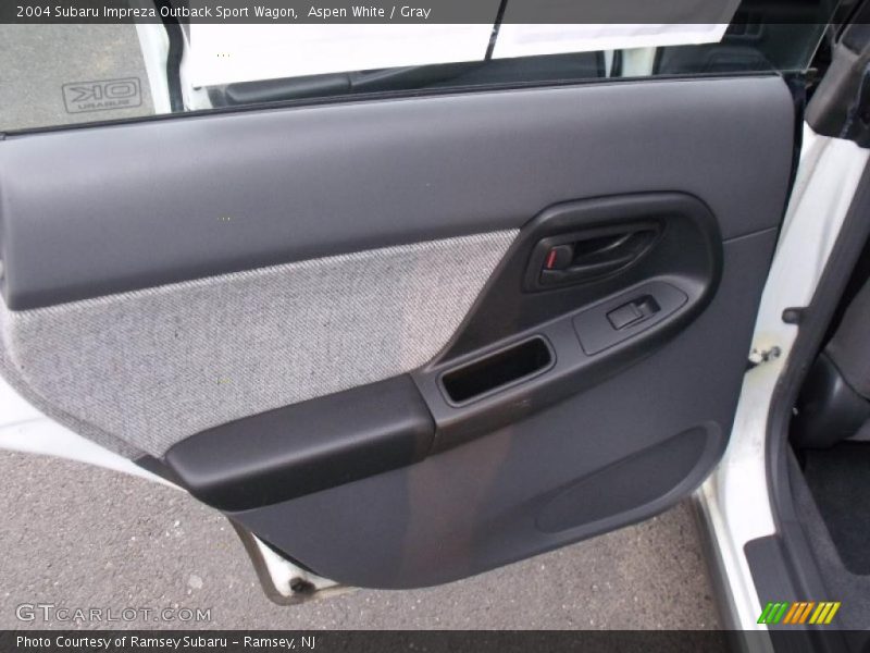 Aspen White / Gray 2004 Subaru Impreza Outback Sport Wagon
