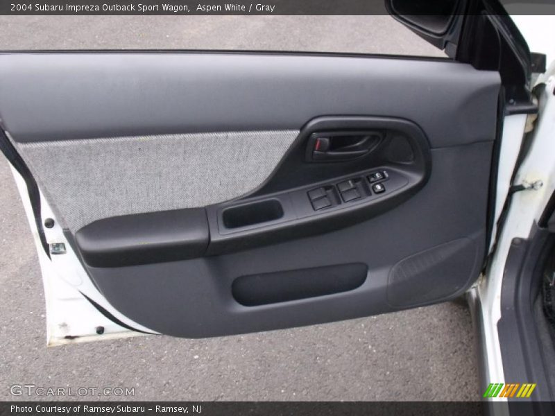 Aspen White / Gray 2004 Subaru Impreza Outback Sport Wagon