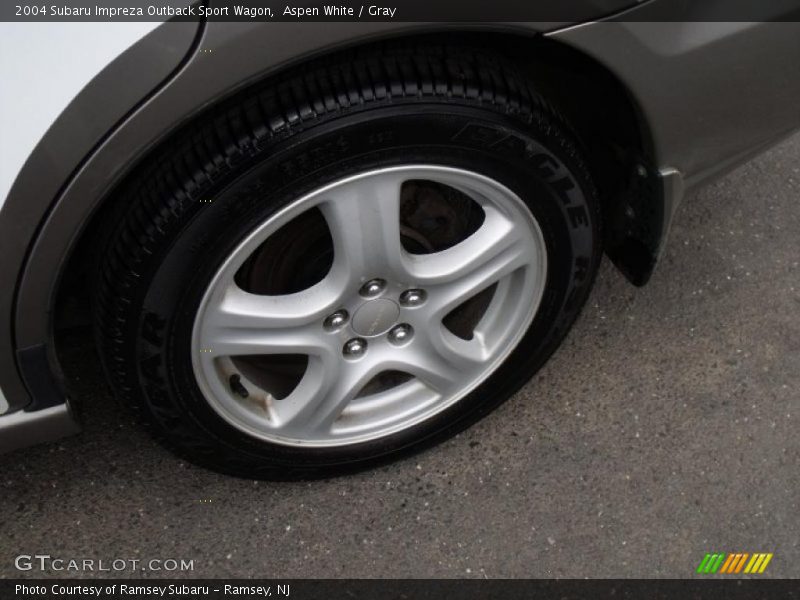 Aspen White / Gray 2004 Subaru Impreza Outback Sport Wagon