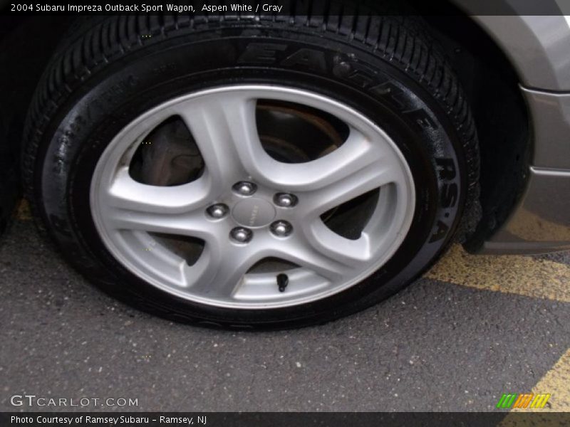 Aspen White / Gray 2004 Subaru Impreza Outback Sport Wagon