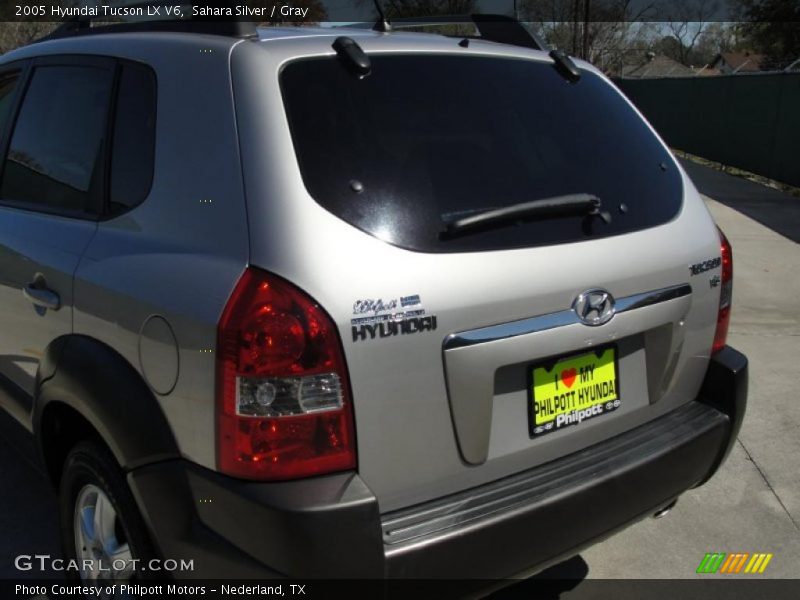 Sahara Silver / Gray 2005 Hyundai Tucson LX V6