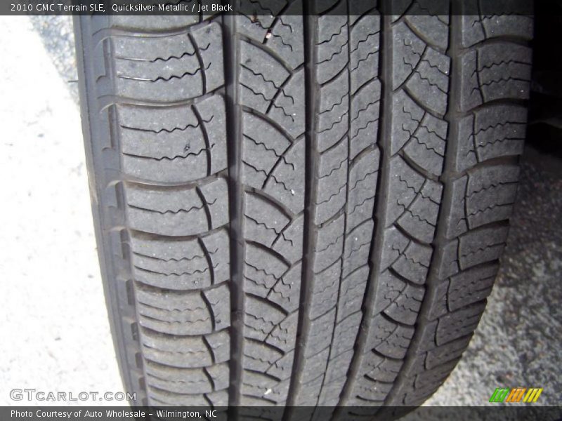 Quicksilver Metallic / Jet Black 2010 GMC Terrain SLE