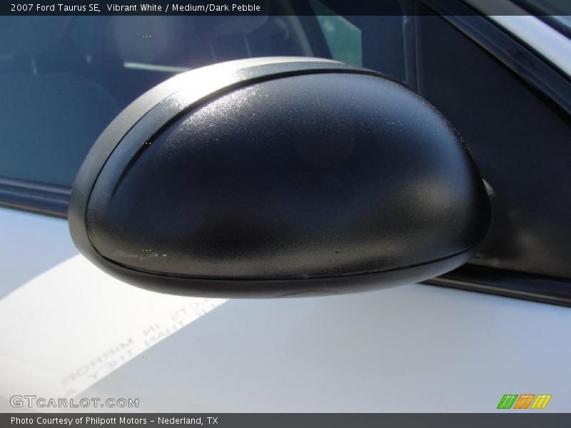 Vibrant White / Medium/Dark Pebble 2007 Ford Taurus SE