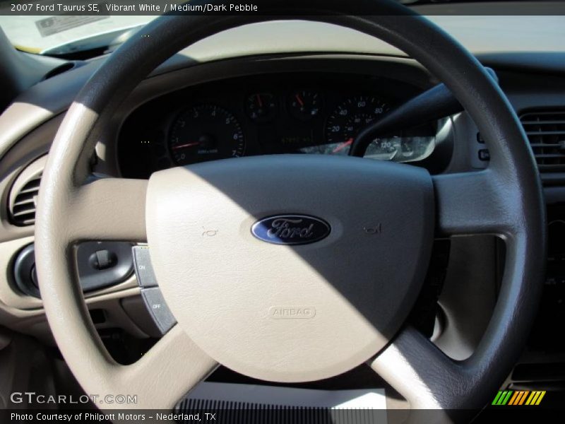 Vibrant White / Medium/Dark Pebble 2007 Ford Taurus SE