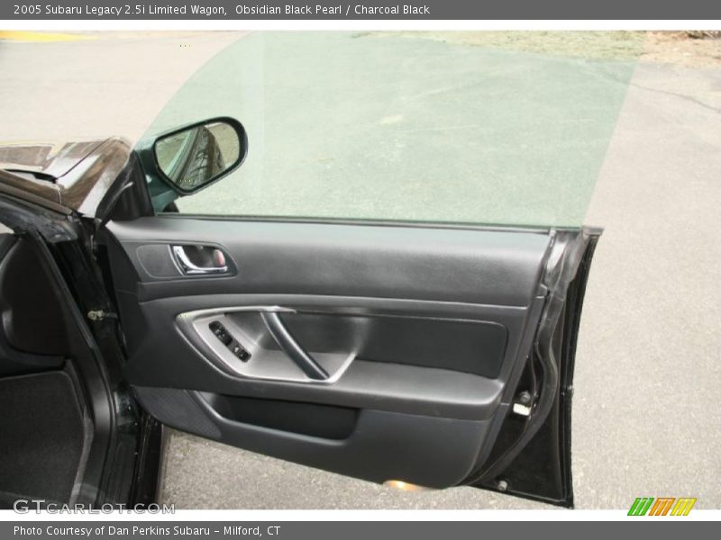 Obsidian Black Pearl / Charcoal Black 2005 Subaru Legacy 2.5i Limited Wagon
