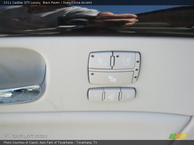 Black Raven / Shale/Cocoa Accents 2011 Cadillac DTS Luxury