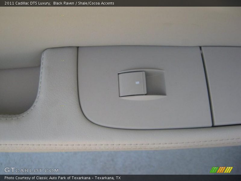 Black Raven / Shale/Cocoa Accents 2011 Cadillac DTS Luxury