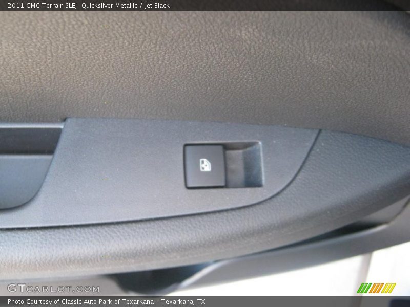 Quicksilver Metallic / Jet Black 2011 GMC Terrain SLE